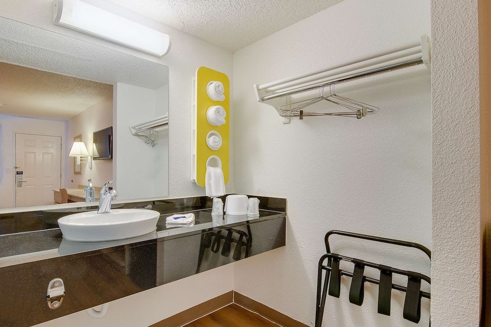 Motel 6-Tacoma, Wa - South - טאקומה - חדר רחצה