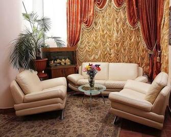 Kras Hotel Resort & Spa - Yessentuki - Living room