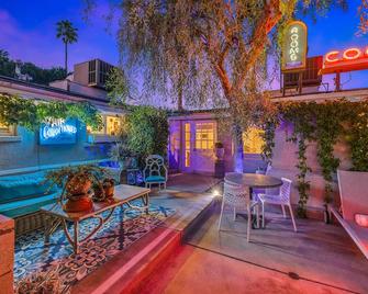 Mid Century Perfection! - Canyon Chic Cottage - Palm Springs - Patio