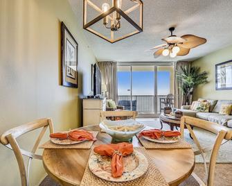 Majestic Beach Resort #1215-1 by Book That Condo - Panama City Beach - Dining room