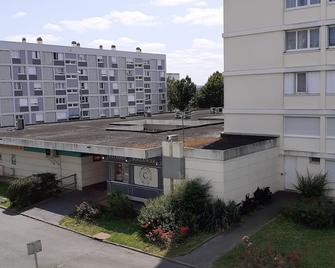 appartement pour famille amis ou colègue - Cholet - Bâtiment
