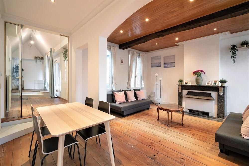 Deluxe Capital Street Stay for 12 - انتورب