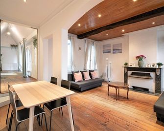 Deluxe Capital Street Stay for 12 - انتورب