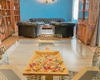 Ennesima Osteria con Alloggio - Bike Hotel - Toscolano Maderno - Σαλόνι
