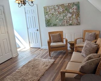 Cozy Home - Easley