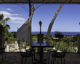 Tenuta Santa Tecla - Acireale - Балкон