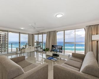 Sunbird Beach Resort - Main Beach - Living room