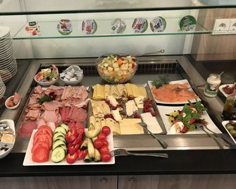 Hotel 7 Continents - Neutraubling - Buffet
