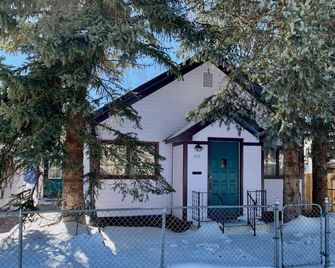 Cozy yet Modern SF home, Your Colorado Mountain Basecamp Getaway! - Leadville - Gebouw