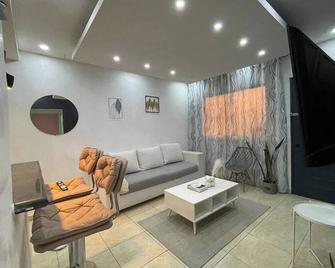 Safe and modern apartment - Moca - Living room