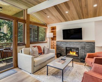 Laurelwood Condominiums 415 - Snowmass Village - Living room