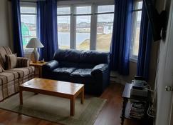 Vacation Rental Home Over Looking The Ocean. 2bedroom Bungalow . - Twillingate - Vardagsrum