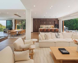Villa Alfi by Luxjb Resort-Style Hollywood Hills Mansion Fantastic Views - Beverly Hills - Living room