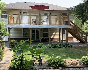 Susan's Villa - Niagara Falls - Building