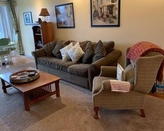 Charming Southern Ca Retreat Close To Everything, Near Los Angeles - Free Wi-fi - Los Angeles - Living room