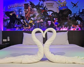 Hollywood Dannok Hotel - Sadao