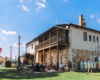Twin Room With Shared Bathroom - Capertee