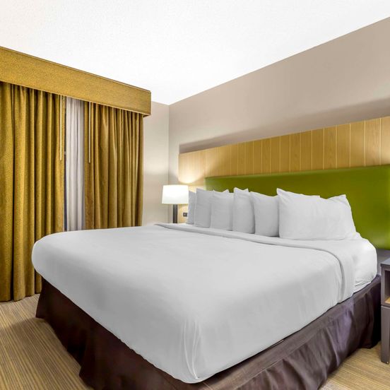 Bedroom view of Country Inn & Suites by Radisson, Newport News, SO