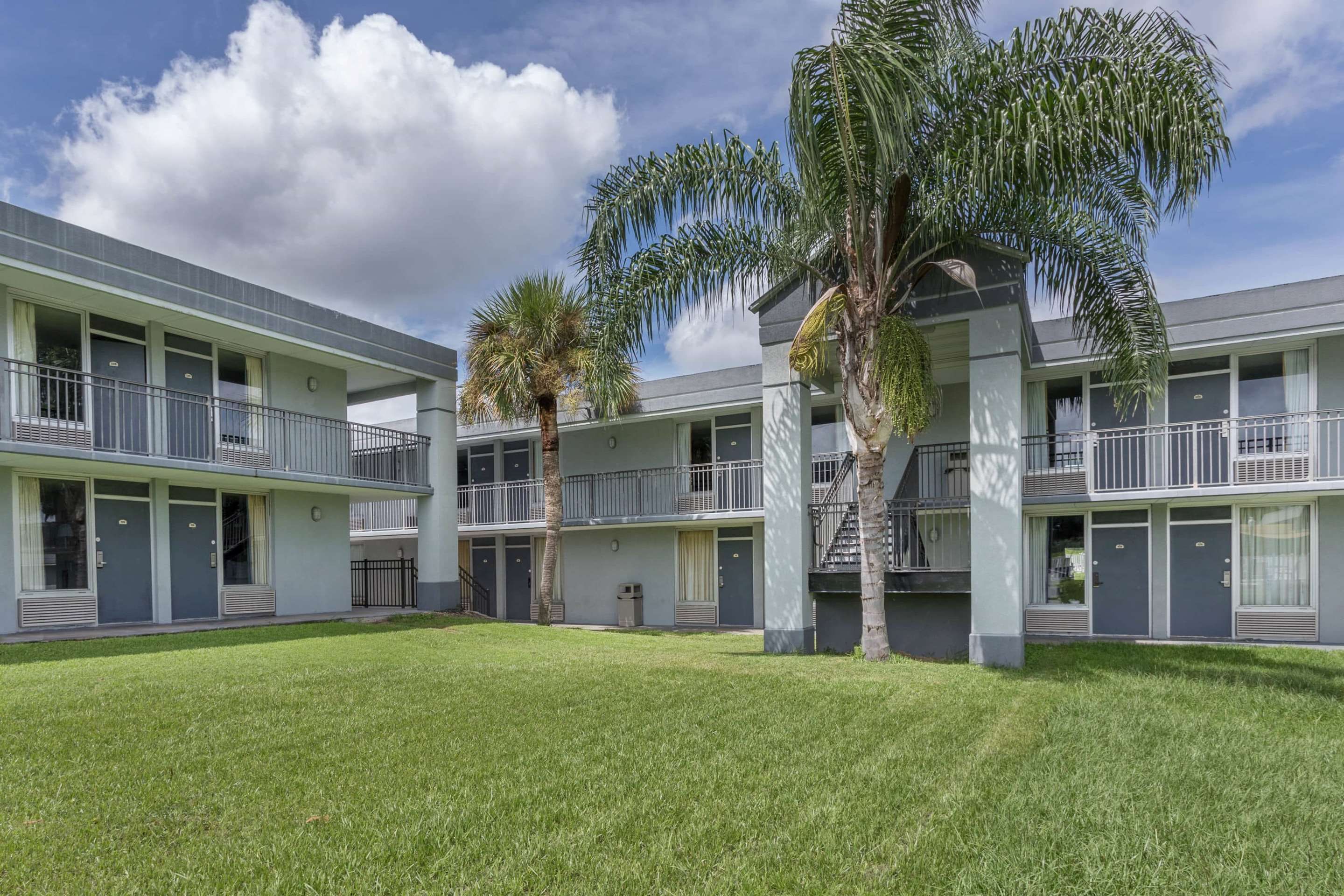 Super 8 by Wyndham Ocala I-75