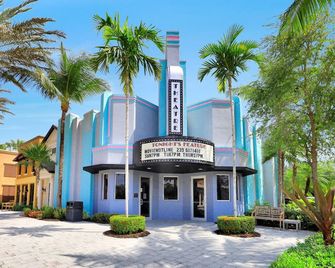 Townhouse -- Newly Renovated in 2022! - Naples - Gebäude