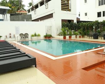 Joys Palace - Thrissur - Pool