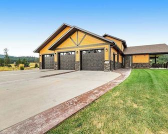 Cedar Lodge on 17 - Sturgis - Budova
