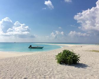 Dhivehi Experience - Dhigurah - Playa