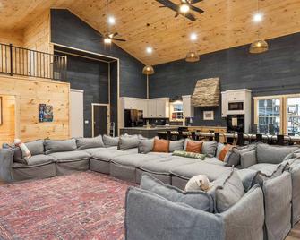 Rock View Resort - Hollister - Area lounge