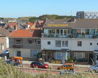 Perfect location Beach pedestrian shopping area Restaurants within walking distance. - Egmond aan Zee - Gebouw