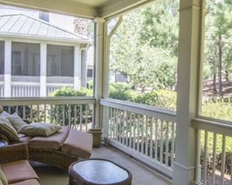 Beautiful Cottage at Reynolds - Greensboro - Balcony