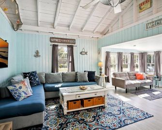 Beach Life 2 - Saint Pete Beach - Living room