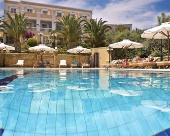 Crithoni's Paradise Hotel - Álinda - Piscina