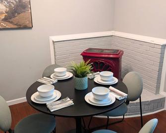 Steps from shops and restaurants! - Blowing Rock - Eetruimte