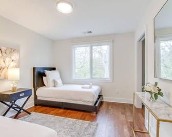 Ultra Luxury Home Minutes To Broadway Comfy Beds - Nashville - Bedroom