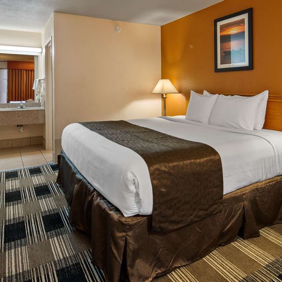 Bedroom view of Best Western Airport