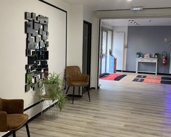 Hôtel Au Relais des Lilas - Parthenay - Recepce