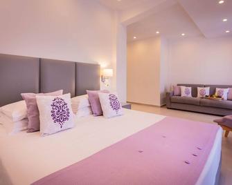 Mar N Mar Crown Hotel-Suites - Kamari - Bedroom