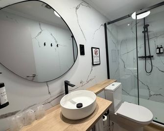 Pension Plaza - Santander - Baño