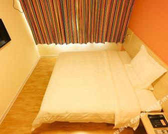 7 Days Inn Chengdu Imperial Summer Resort East Gate Branch - Chengde - Slaapkamer