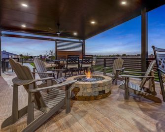 Candlewood Suites Navasota By IHG - Navasota - Building