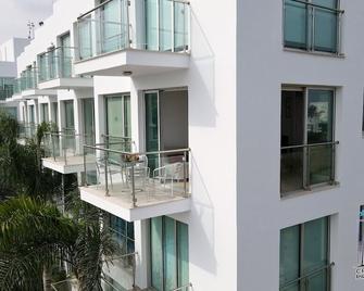 Coralli Spa Beachfront Apartment With Breathtaking Sea Views - Protaras - Toà nhà
