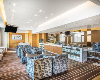 هوليداي إن بايجين دشنجمن، آن آي آيتش جي هوتل - بكين - مطعم