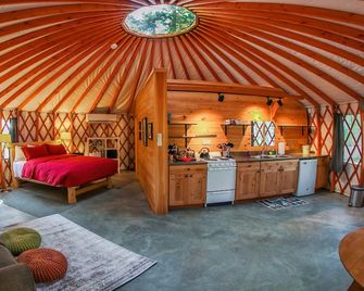 Yurt Glamping on the Quiet-side of Acadia National Park! - Southwest Harbor