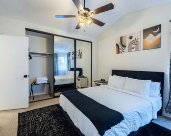 The Cozy Sac-Pool/large yard & attractions nearby - Sacramento - Quarto