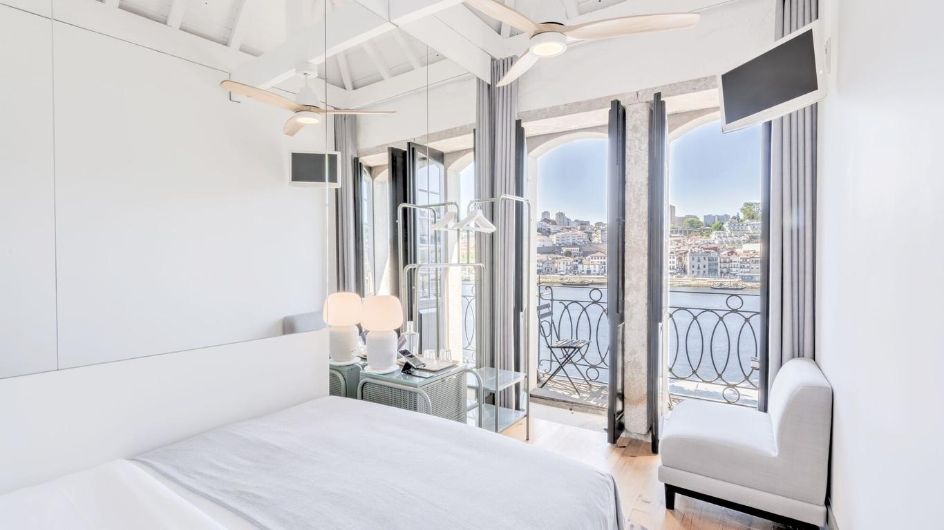 Oporto Street Fonte Taurina - Riverfront Suites