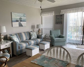 Cozy 2nd Floor Unit in Oceanfront Condos w/Ocean View-Towels & Linens - Duck - Sala de estar