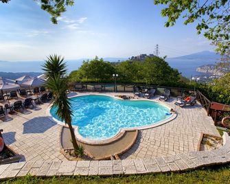 Hotel Prestige - Sorrento - Pool