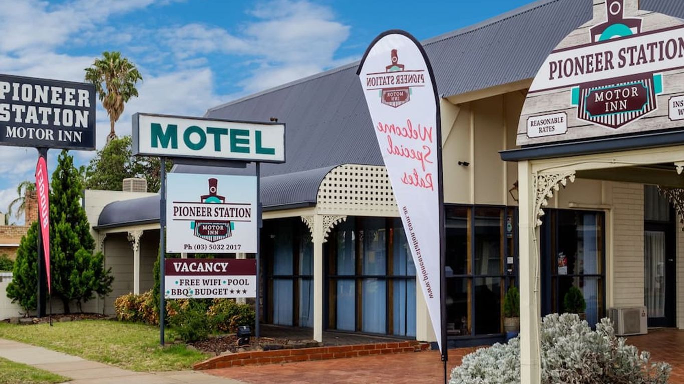 Pioneer Station Motor Inn