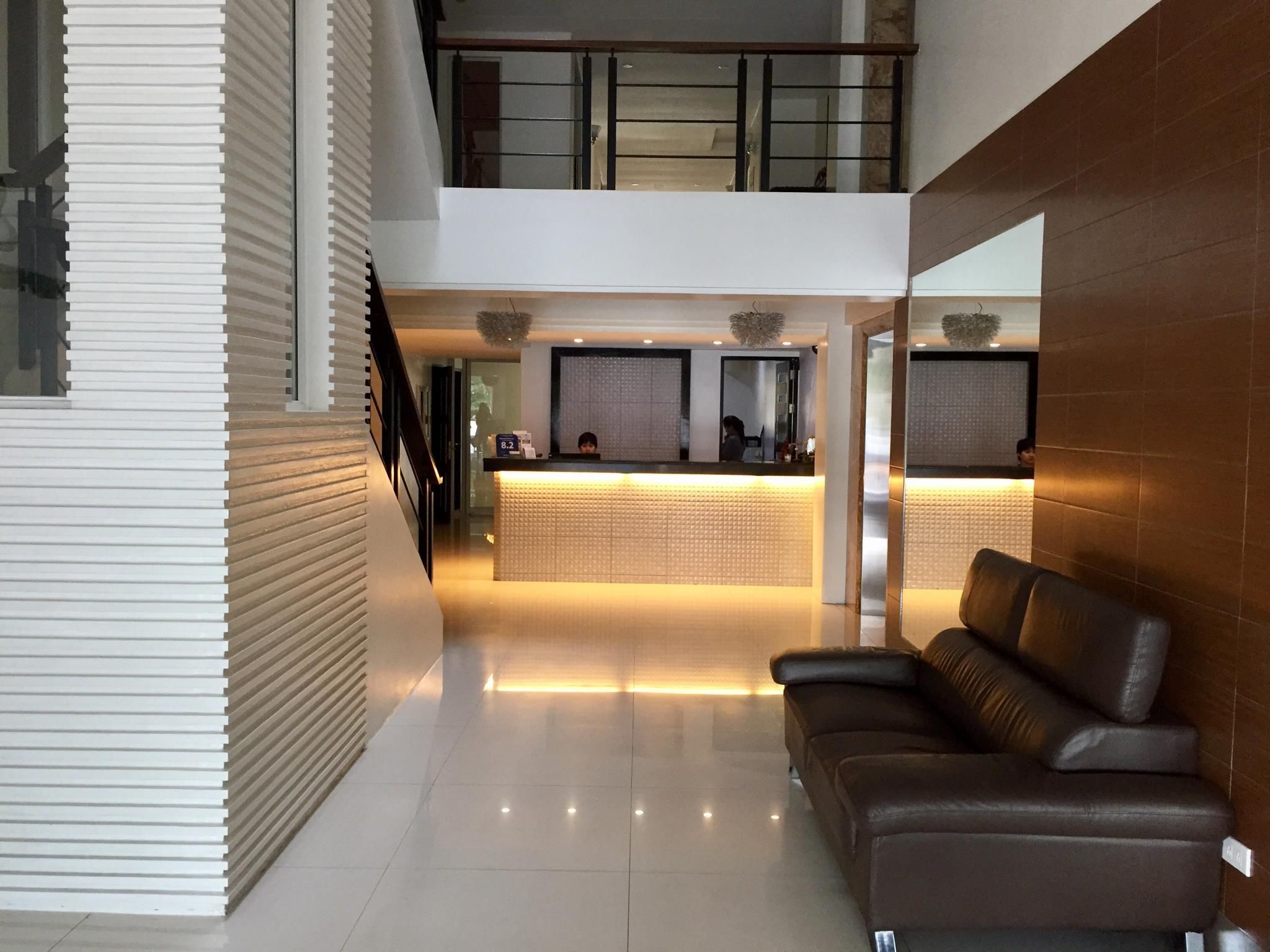 مانهاتن سويتس إن