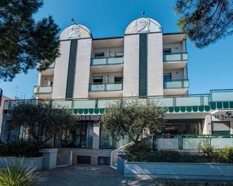 Hotel Zeus - Cesenatico - Building